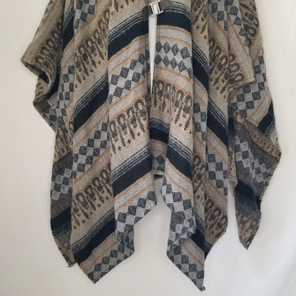 Collection Eighteen Women Poncho Faux Fur Neckline Stripes Aztec Shawl Brown Tan - Picture 5 of 16